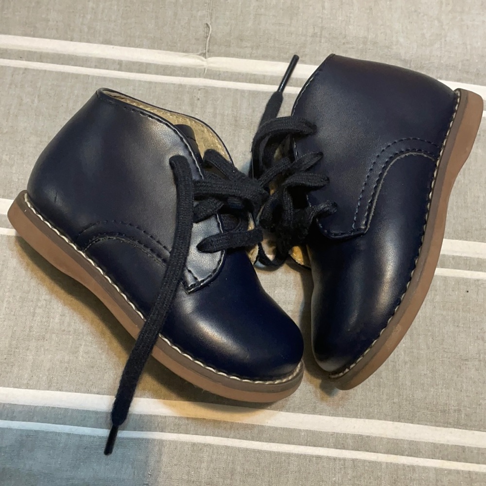 Footmates Size 4 wide or medium Navy Blue